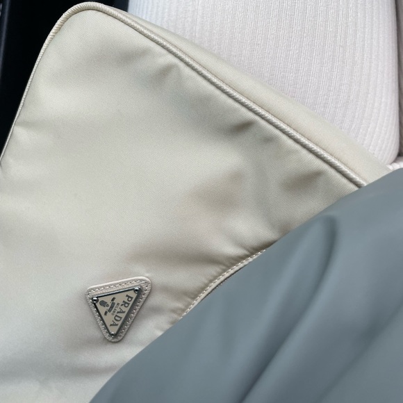 Prada re-edition 2005 crossbody colour sand - Picture 11 of 11